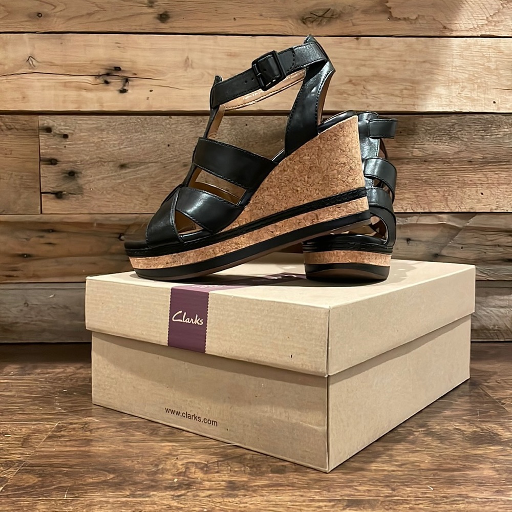 Clarks Zia Tower Wedges Size 8.5 W